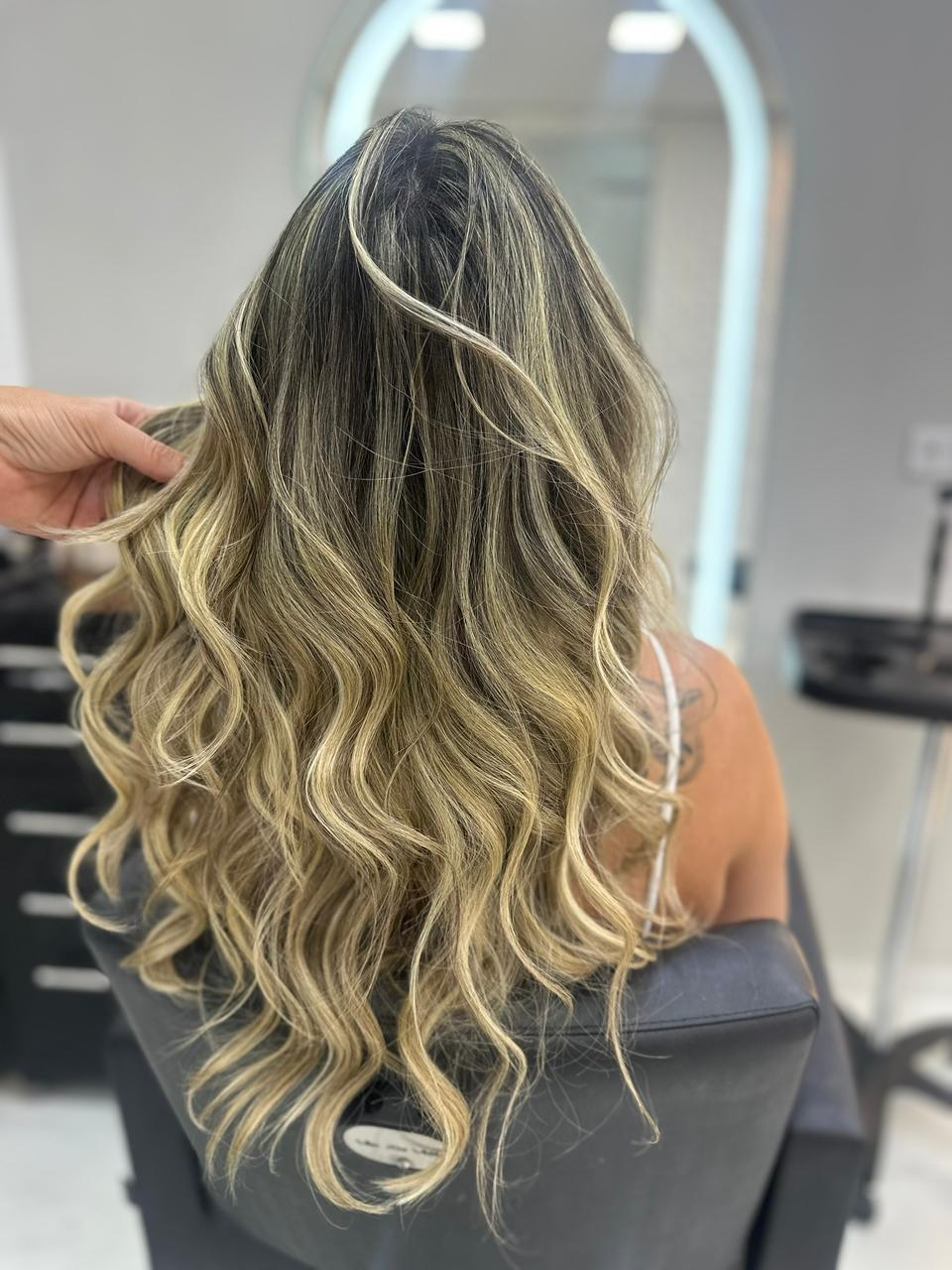 Trabalho de mechas e coloração — Studio Renata Rosa Beauty Concept, Varginha MG e São José dos Campos SP